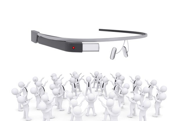 כולם מוציאים משקפיים ורק הם מתעכבים. Google Glass