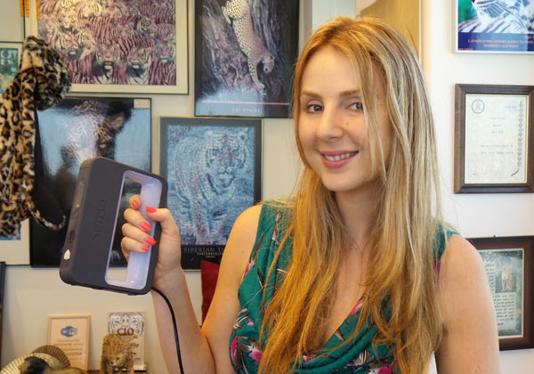 באה לבקר במאורת הנמר: אלונה דבורין, מנהלת התקשורת השיווקית של החברה