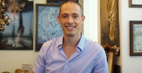 בא לבקר במאורת הנמר: אריק רוזנטל, הבעלים והמנכ"ל של רוזנטל תקשורת