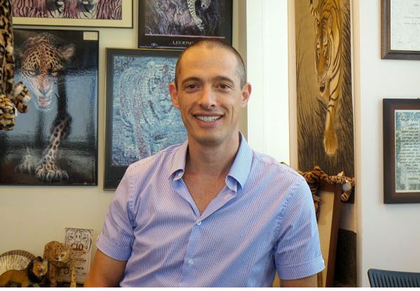 בא לבקר במאורת הנמר: אריק רוזנטל, הבעלים והמנכ"ל של רוזנטל תקשורת