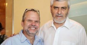 דב קוטלר, מנכ"ל הפועלים הנכנס, ורונן זרצקי, סמנכ"ל הטכנולוגיות של ישראכרט, בתמונה מימיהם יחד בחברה