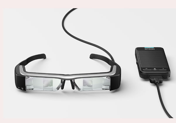 הושט היד וגע בם. המשקפים החדשים של אפסון ;Moverio BT-200