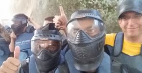 חדורי מוטיבציה לפני היציאה מחדר התדרוך. אלקלעי מונרוב AlMo