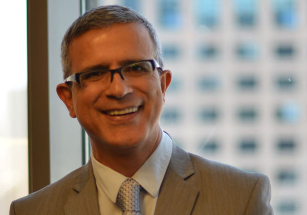 איציק צרפתי, מנהל מכירות בכיר ללקוחות אסטרטגיים.ב- Blue Coat ישראל