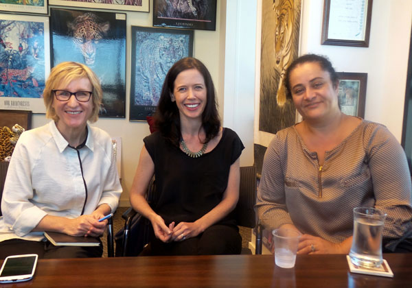 מימין: נורית ארגז-שביט, סמנכ"לית התפעול, דנה בלכמן-אורון, מנהלת השיווק, ורונית ליניק, מנכ"לית בלאט לפידות