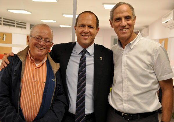 מימין: פרופ' אבי דומב, נשיא עזריאלי - מכללה אקדמית להנדסה ירושלים; ניר ברקת, ראש עיריית ירושלים; ועוזי וכסלר, יו"ר הוועד המנהל ומייסד המכללה
