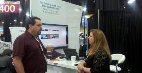 שולה אופק-קויפמן, מנהלת בכירה בקבוצת האנליטיקה והמדיה החברתית של יבמ, בשיחה עם לקוח