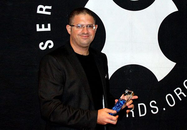 טל פלורנטין, מנכ"ל UXVision, יחד עם הפרס