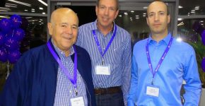 מימין: אריק טל, מנכ"ל אלקטל-לוסנט ישראל; דורון קורץ, ה-CTO של פלאפון; ושלמה וקס, מנכ"ל איגוד תעשיות האלקטרוניקה והתוכנה