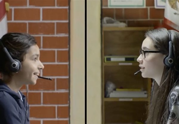 סקייפ שובר את מחסום השפה. צילום: מתוך הסרטון