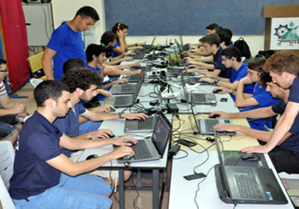 תלמידים בתוכנית מגשימים