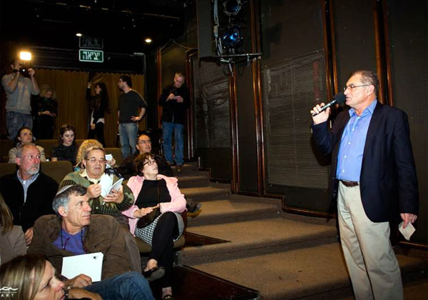 מיכאל בורשטיין, מייסד ומנכ"ל TeraSky, מדבר בפני הקהל