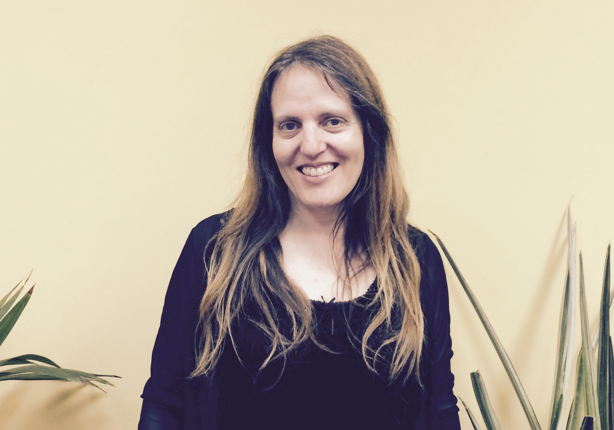 קרני גילון, מנהלת מוצרי ה-DNX ומנהלת השיווק של אתר יקום, ברודקום