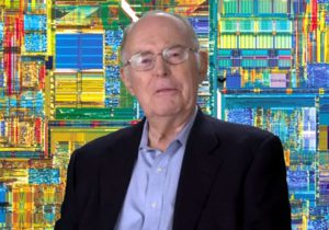 גורדון מור, ממקימי אינטל וממציא החוק המפורסם שקרוי על שמו.