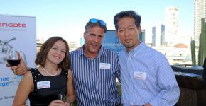 מימין: מייקל ני, סמנכ"ל Avangate; אלון מעין, נציג החברה בישראל; ואואנה רביצייה, מנהלת קשרי לקוחות בחברה