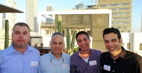 מימין: טל אסיף, נציג Avangate בישראל; יוסי אפריאט; רוני קוברטובסקי מ-Frontline PCB; ויריב דרורי מ-Safenet