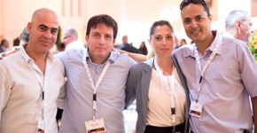 מימין: עמית רונן, מנהל יישומי HP בסאפ ישראל; שרון בן ארי, מנהל שותפים עסקיים בסאפ ישראל; אופיר טסל, מנהל תחום דיגיטל, חדשנות ולקוח ב-EY ישראל; ורמי מנחם, מנהל ה-SME, ה-OEM והשותפים העסקיים בסאפ ישראל