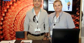 מימין: אהוד ברץ, ארכיטקט פתרונות ב-HP אירופה; ואיתן אדמסקי, מנהל תחום טכנולוגי בקבוצת הסאפ של HP