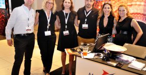 אנשי מלם מערכות. מימין: אתי אהרוני, מנהלת השיווק; טל גוטקין, מנהלת התפעול; היתם פאהום, מיישם סאפ; עינת זרמי, מנהלת חטיבת היישומים; מרים טלבי, מנהלת תחום סאפ; ואוהד הוניג, מנהל תחום SAP CRM