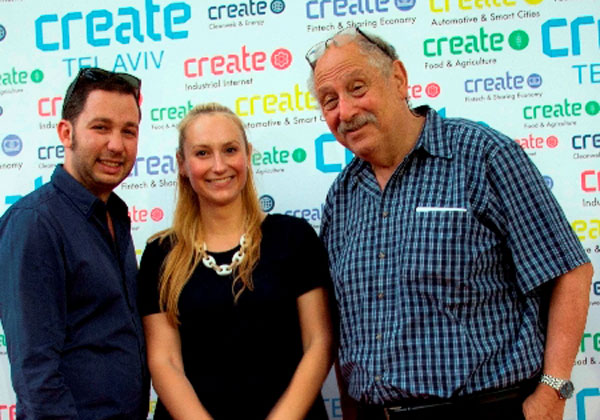 מימין: היזם ד"ר יוסי ורדי; מוניקה רוזלסקה, מנהלת תוכנית Create; ואורן כוכבי, סמנכ"ל שיווק וחדשנות בקרן טרה