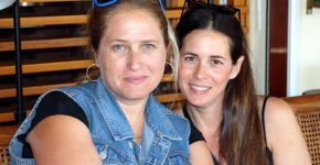 מימין: אתי שני, סמנכ"לית השיווק של בינת; וגילי נצר, מנהלת השיווק של סימנטק