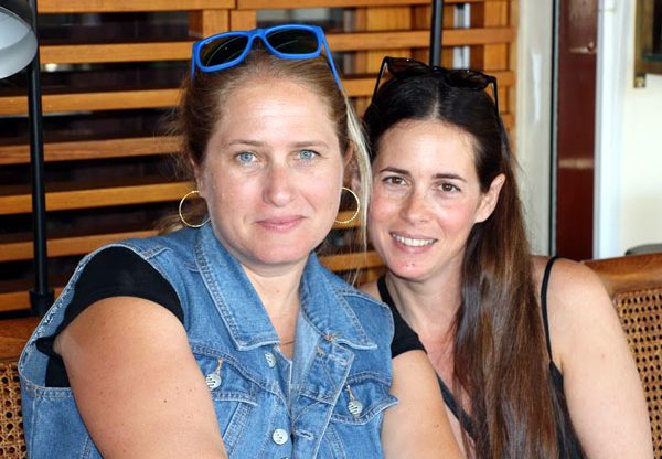 מימין: אתי שני, סמנכ"לית השיווק של בינת; וגילי נצר, מנהלת השיווק של סימנטק