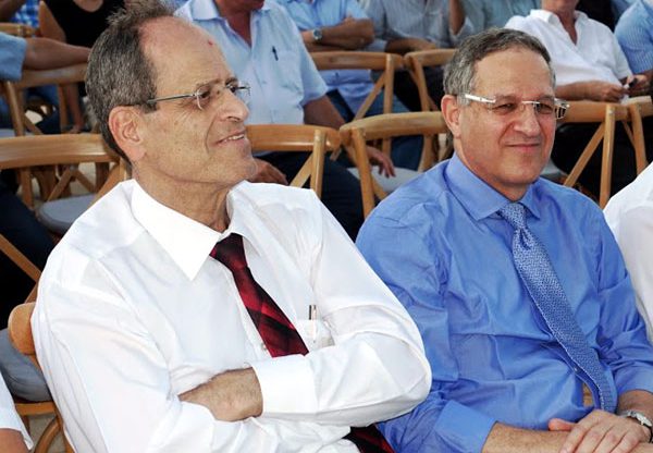 מימין: אמנון בק, מנכ"ל ומנמ"ר מת"ף; וחזי כאלו מנכ"ל בנק ישראל