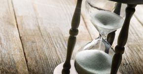 קשה להחזיר את הזמן. צילום: BigStock