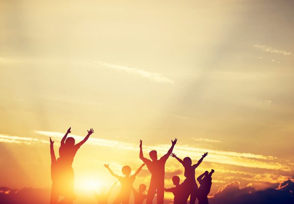 מארגנת מפגשים חברתיים. גוגל. צילום: BigStock