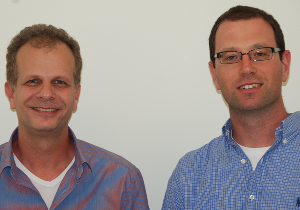 יאיר גרינדלינגר, מנכ"ל החברה, ודורון אלגרסי, הנשיא. Firelayers