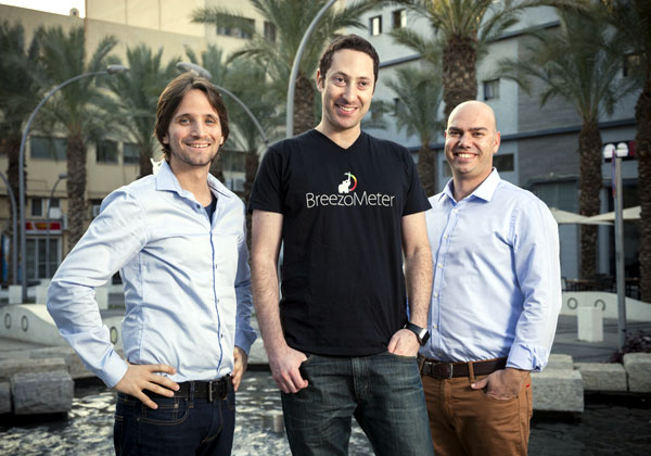 שלושת היזמים של בריזומטר. משמאל: זיו לאוטמן, סמנכ"ל השיווק; רן קורבר, המנכ"ל; ואמיל פישר, סמנכ"ל הטכנולוגיות