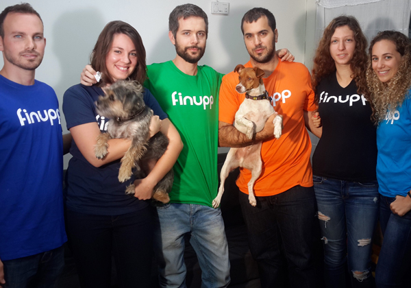 מימין לשמאל: שני כהן, עדי טיטלמן, אסף רגב (CEO ומייסד), דני זילברשטיין (CTO ומייסד), טלי ברלוביץ׳, ליאור אלבק (CMO ומייסד). Finupp