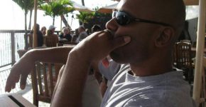 גזענות בטוויטר? לסלי מיילי, מהנדס בכיר לשעבר בחברה