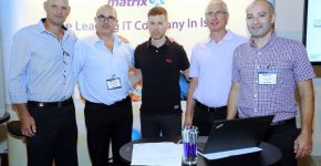 אנשי מטריקס (אלא אם מצוין אחרת). מימין: עופר גרונר, מנהל מכירות SAP Analytics; בועז גודוביץ', מנהל מוצר SAP Analytics; ירון אייזנשטיין, מנהל אגף פיתוח מוצרים ושירותים בבזק; אורן שטיינברג, מנהל לקוחות בכיר למוצרי תוכנה; ואמיר הראל, סגן מנהל חטיבת מוצרי תוכנה