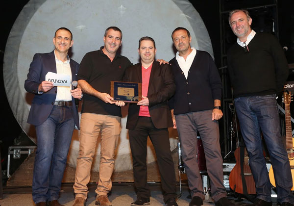 מימין: אלכסי בראבו, סגן נשיא Arrow ECS לאזור דרום אירופה ב-EMEA; פטריס אוזן, מנהל אזור אגן הים התיכון ב-Arrow ECS; דוד פלדמן, מנכ"ל PineApp; דודי שקד, מנהל מכירות תחום טלקום בבזק בינלאומי; ואילן יהושע, מנכ"ל Arrow ECS ישראל