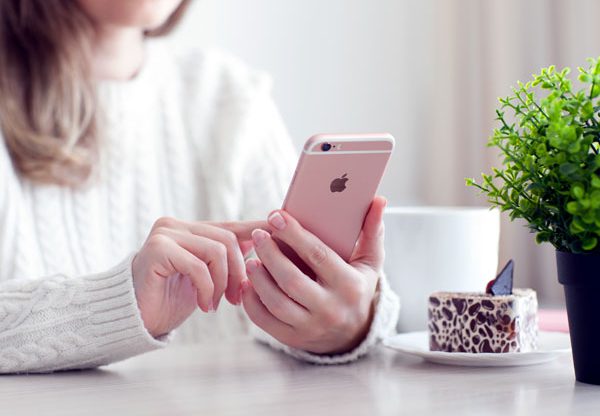 המכשירים של אפל היו פופולריים גם בחג המולד הזה. צילום: BigStock