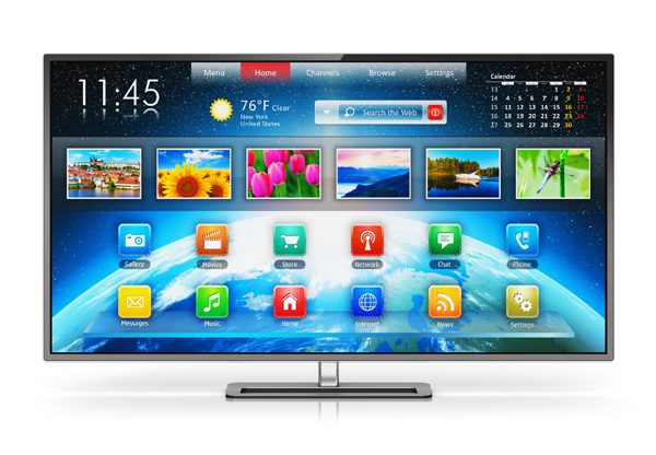 עושים חוכמות לטלוויזיה החכמה. צילום: BigStock