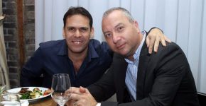 מימין: חנן אלטיף, מנהל השותפים לאזור אגן הים התיכון ב-VMware; ואבי אלגרבלי, סמנכ"ל התפעול של ווי-אנקור