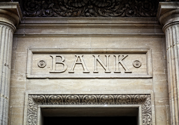 חלף עם הרוח? הבנק המסורתי לאן? צילום: BigStock