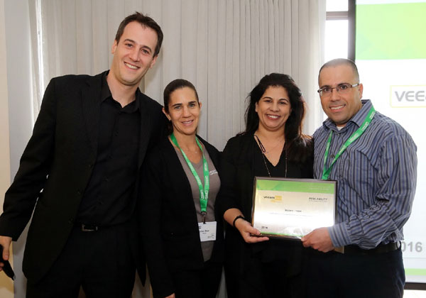 מימין: אורן אל, מנהל מוצר במלם תים; ורד ליברמן, מנהלת Veeam לאגן הים התיכון; מירב כהן, מנהלת השיווק של Veeam לאגן הים התיכון; ואמיר כהנא, מנהל שותפים בישראל ב-Veeam