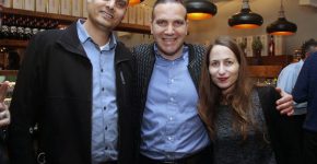 מימין: קרני מהרש"ק, מנהלת שיווק אזורית בכירה לאגן הים התיכון ב-VMware; אבי זוהר, Alliance Manager, בבזק בינלאומי; וגל עופרי, סמנכ"ל פתרונות ודטה סנטר בטלדור תקשורת