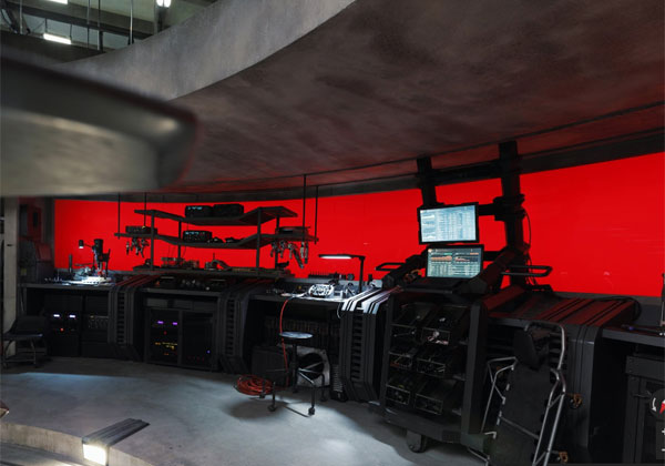 חדר המחשבים בביתו של באטמן. צילום מסך