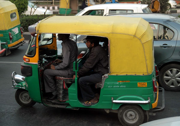 כלי הרכב ההודי המסורתי - ריקשה. פעם היו כאלה גם בצה"ל...