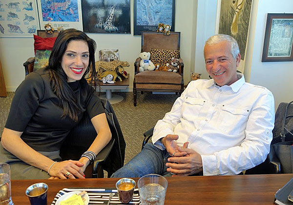 באו לבקר במאורת הנמר: אופק גבאי, מבעלי אינטר ישראל יועצי נדל"ן, ואורית שחם-וואלך, אשת יחסי הציבור של החברה