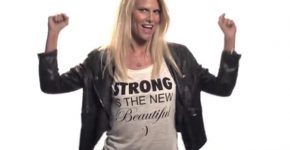 ברוך שעשני אישה. Wear it-Share it. צילום: יוטיוב