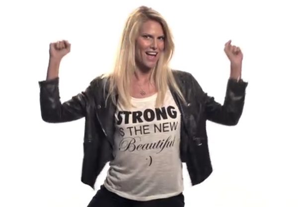 ברוך שעשני אישה. Wear it-Share it. צילום: יוטיוב