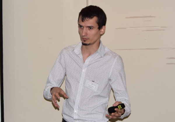 ארתור גימפל, מנהל יחידת DataZone, יחידת הדטה של מטריקס