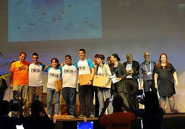 תלמידים משתתפים בתחרות הסייבר אתמול. צילום: לע"מ