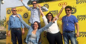 מימין: מוטי מור, מנהל Presale בדורקום; ורד ליברמן, מנהלת אזורית ב-Veeam; גיא פלדמן, שגיא דגן ושגיא מן, מנהלי מכירות בדורקום