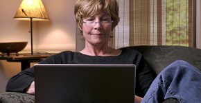 עובדת מהבית? זה לא אומר שהיא תבצע את המשימה פחות טוב. צילום אילוסטרציה: BigStock